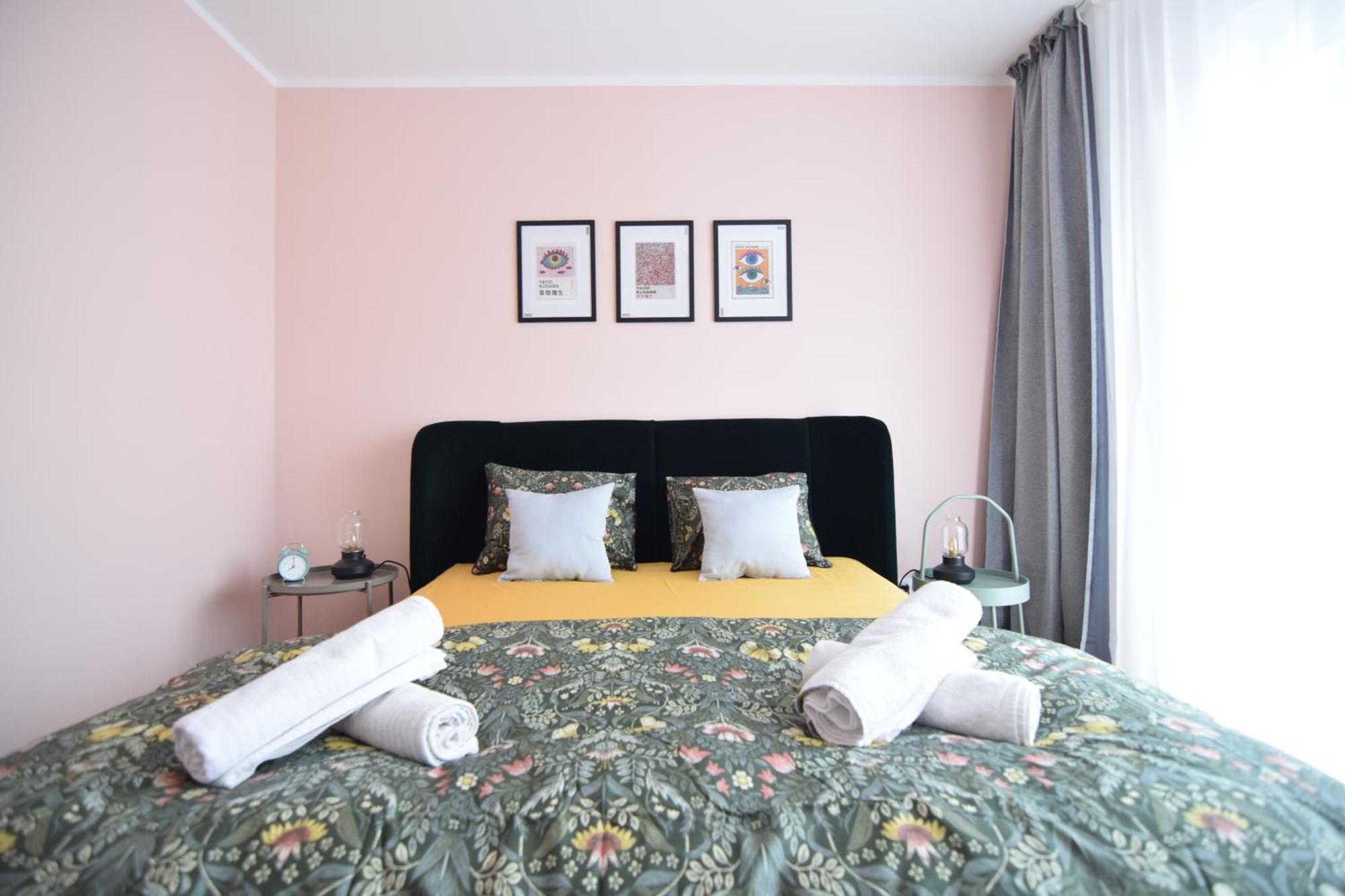 Stylish Apartment With Video Projector Bucureşti Exterior foto